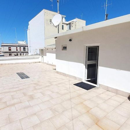 La Terrazza Tra I Tetti Studio - Bari Centroアパートメント エクステリア 写真