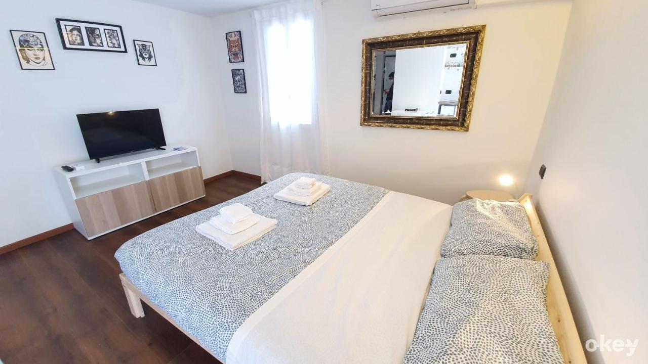 La Terrazza Tra I Tetti Studio - Bari Centroアパートメント エクステリア 写真